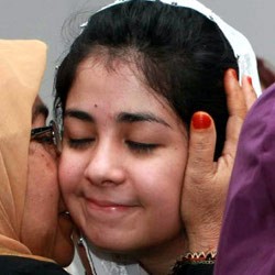 Melahirkan Anak Pertama, Risty Tagor Dihadiahi Rumah Rp 700 Juta