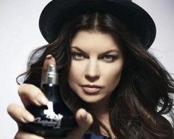 Fergie Tetap PD Meski Parfumnya Kurang Populer