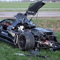 Remaja 20 Tahun Hancurkan Mobil Senilai Rp 3,7 Miliar