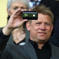 Schmeichel Klarifikasi Pernyataan Soal Rooney
