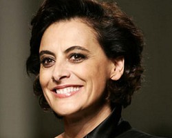 Model 53 Tahun Jadi Duta LOreal Paris