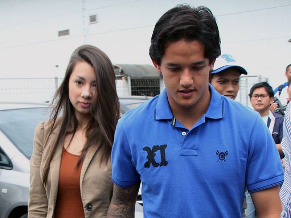 Irfan Bachdim Gandeng Pacar