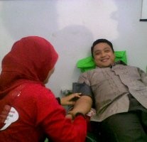 Wagub Jabar Ikut Donor Darah Bersama Holisticare Ester C
