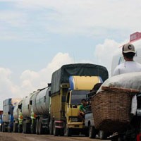 Ruas Jalan Nasional di Kota Dumai Rusak Parah 