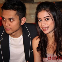 Cara Angie Virgin Mendidik Buah Hatinya