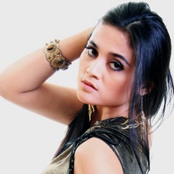 Nayna Yahya: Ingin Seksi Tanpa Buka-bukaan