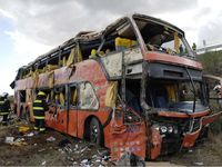 Bus Tingkat Terbalik, 14 Orang Tewas