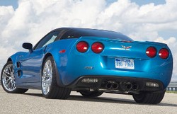 Terperangkap Dalam Sebuah Mobil Super, Seorang Kakek Menelpon 911