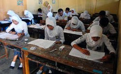 Gunakan Jasa Pos, Naskah UN Mulai Disebar Ke Seluruh DKI Pagi Ini