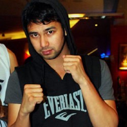 Raffi Ahmad Tersungkur Kena Pukulan Mario Lawalata