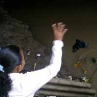 Pencarian Korban Tenggelam di Sungai Nginden Gunakan Jasa Paranormal