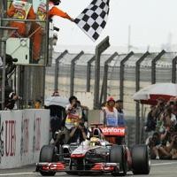 Hamillton (dan Webber) Luar Biasa di Shanghai