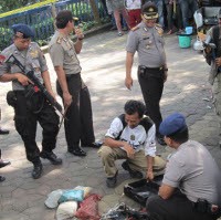 Pemilik Sibuk Bikin SIM, Tas Titipan Malah Disangka Bom