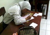 Siswa SMAN 70 Jakarta Ikuti UN