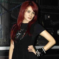 Dhani Tak Muluk-muluk Rilis Album Mulan Jameela