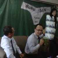 Buku SEK Siap Dampingi Wisatawan Keliling Surabaya