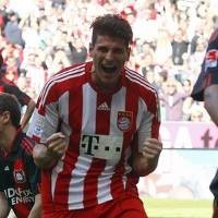 Gomez Mencari Gelar Hiburan