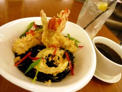 Tinta Cumi yang Tidak Bikin Gigi Hitam