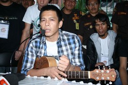 Single Baru Ariel Peterpan Terpasung Izin