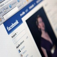 Bugil di Facebook, Ratu Kecantikan Dicopot Gelarnya 
