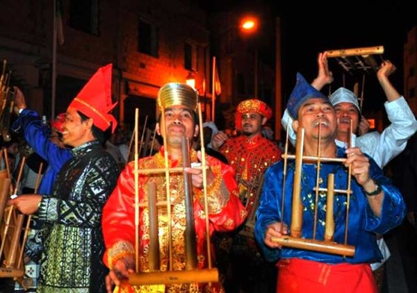 Angklung Meriahkan Festival Budaya Islam
