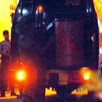 Tas Misterius di Balai RW Diurai Tim Jihandak, Isinya Cuma Pakaian Bekas