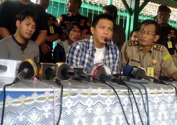 Ariel Luncurkan Lagu Dara di Kebon Waru