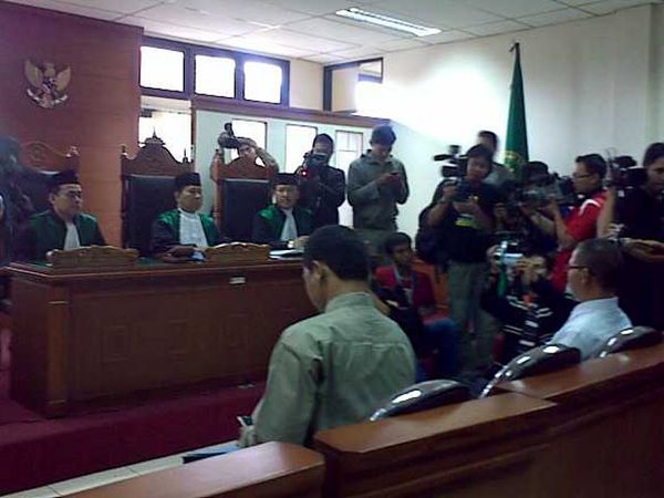 Sidang Cerai Aa Gym-Teh Ninih