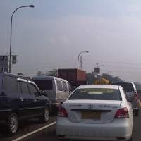 Ada Pelebaran Jalur di Cibubur, Tol Jagorawi Macet Panjang dari KM 23