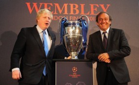 Tiket Final Mahal, Platini Minta Maaf