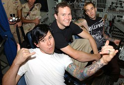 Akibat Salah Perhitungan Jadwal Rekaman, Blink-182 Tunda Jadwal Tur