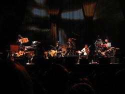 Foo Fighters Menggeser Adele di Tangga Album Inggris Raya