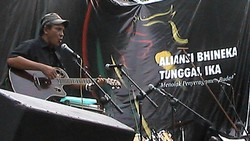 Franky Sahilatua Tutup Usia