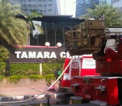 Petugas Masih Cari Titik Api Kebakaran di Gedung Tamara Center