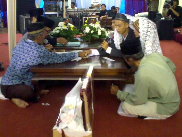 200 Pasang Pengantin Nikah Massal