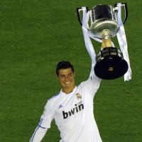 Final Sempurna CR7: Gol, Rekor dan Trofi Pertama