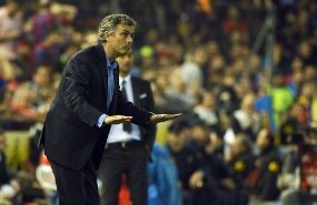 Akrabnya Mourinho dengan Trofi