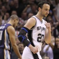 Ginobili Main, Spurs Samakan Kedudukan