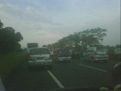 Libur Akhir Pekan, Jalur Menuju Puncak Mulai Padat