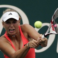 Wozniacki Hadapi Radwanska di Semifinal
