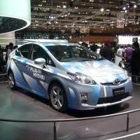 Ayo Pesan Toyota Prius Plug-in Lewat Internet