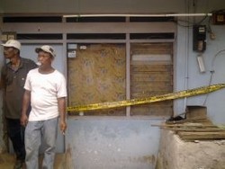 Seorang Pria Misterius Bikin Warga Pondok Kopi Khawatir