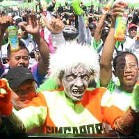 Buka Tutup Botol Secara Serentak Raih Penghargaan MURI