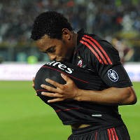 Robinho Lambungkan Milan