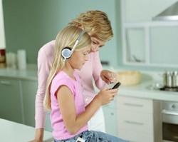 SMS Bisa Bantu Anak Pandai Membaca