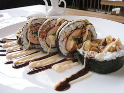 Kirim Pengalaman Makan Dapat Voucher Makan Sushi!