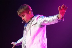 Gegap Gempita Konser Justin Bieber di Indonesia