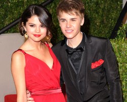 Tiba di Jakarta, Justin Bieber Gandeng Selena Gomez