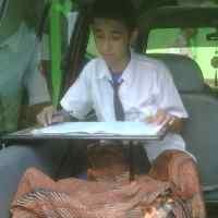 Patah Tulang, Seorang Siswa UN di Mobil