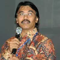 Adhyaksa Dault: Cek Rp 3,2 M untuk Sekretaris Kemenpora Terlalu Besar